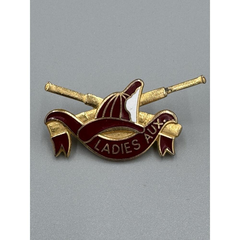Vintage Ladies Auxiliary Enamel Fireman Helmet Lapel‎ Pin